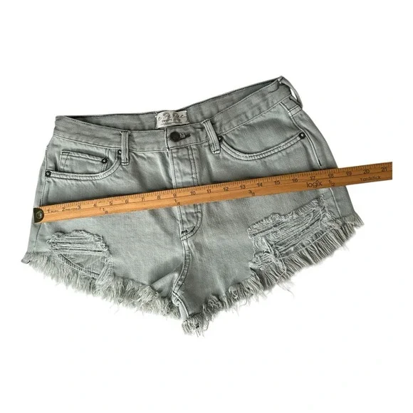 We the Free Denim Cutoff Jean Shorts Destroyed Ripped Sage‎ Green Sz 28 Button - Picture 9 of 11